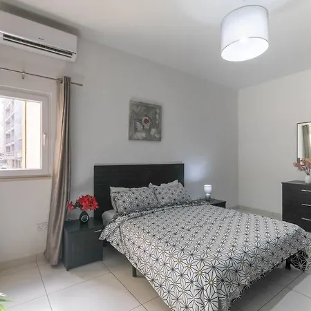 Modern Apt. Close To The Square St. Paul's Bay Exterior foto