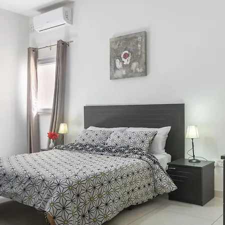 Modern Apt. Close To The Square St. Paul's Bay Exterior foto