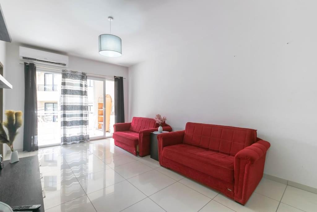 Modern Apt. Close To The Square *