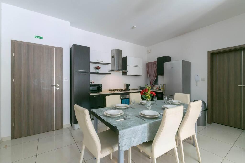 Modern Apt. Close To The Square Apartment St. Paul's Bay